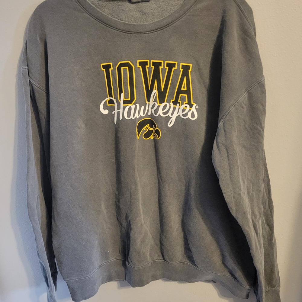 *LAST CHANCE* Comfort Colors Iowa Hawkeyes Gray Sweatshirt